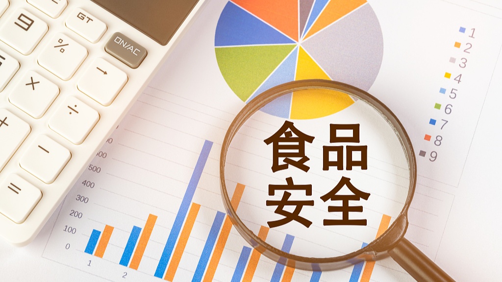 为户外劳动者送清凉、洒水降温……北方多地“战”高温织密安全防护网