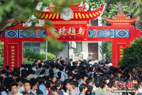 边境线上的“活界碑”魏德友：一句“守到走不动”，让两代接力守山河