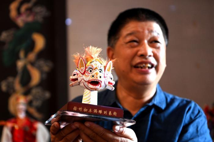 每日经济新闻